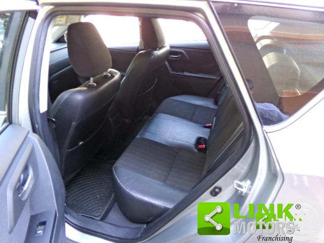 TOYOTA Auris usata, con Airbag laterali