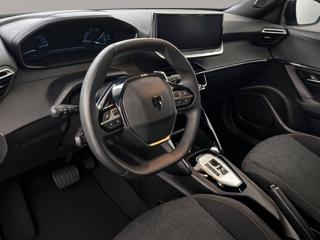 PEUGEOT 2008 usata, con Sistema di navigazione