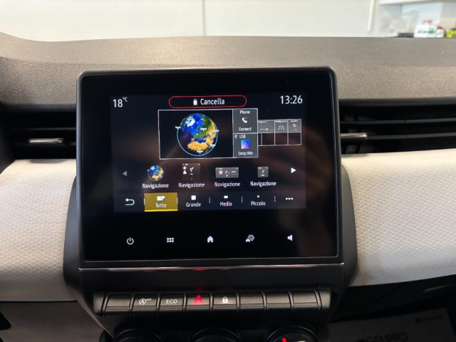 RENAULT Clio usata, con Touch screen