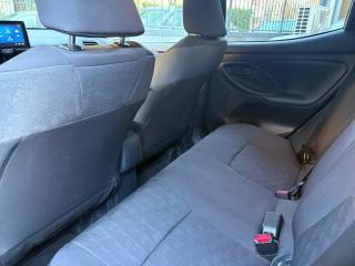 TOYOTA Yaris usata, con Bracciolo