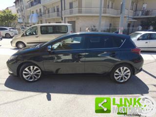 TOYOTA Auris usata 3
