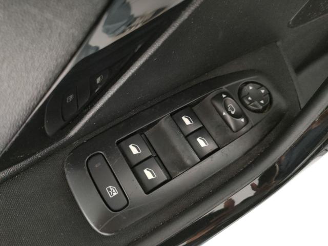 PEUGEOT 208 usata, con Sistema di navigazione