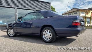 MERCEDES-BENZ E 200 usata 42