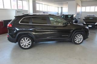 JEEP Cherokee usata, con Autoradio