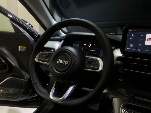 JEEP Avenger usata, con Volante in pelle