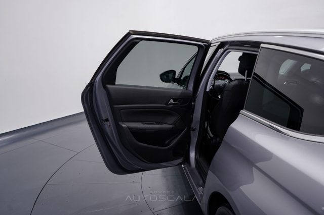 PEUGEOT 308 usata, con Autoradio digitale
