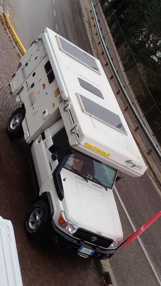 TOYOTA Land Cruiser usata, con USB
