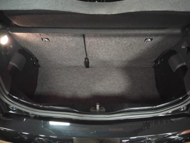 VOLKSWAGEN up! usata, con Controllo trazione