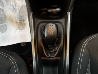 PEUGEOT 2008 usata, con Touch screen
