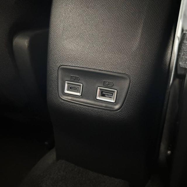 PEUGEOT 2008 usata, con Sedile posteriore sdoppiato
