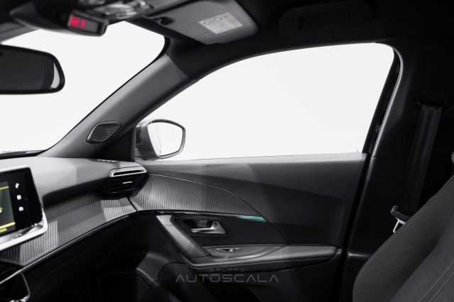 PEUGEOT 2008 usata, con Volante in pelle