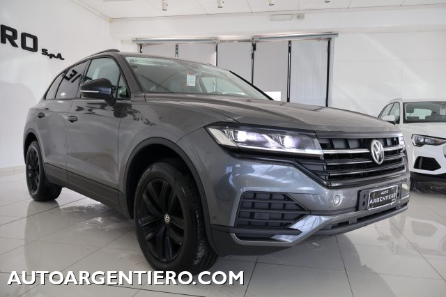 VOLKSWAGEN Touareg usata, con Hill holder