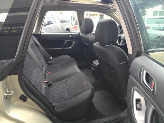 SUBARU OUTBACK usata, con Supporto lombare