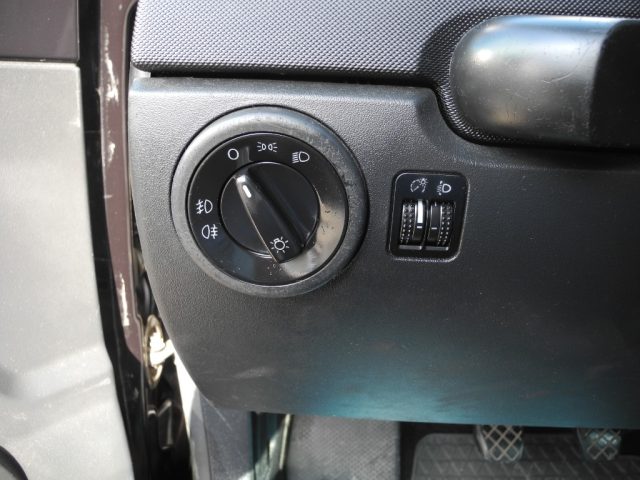 VOLKSWAGEN New Beetle usata 26