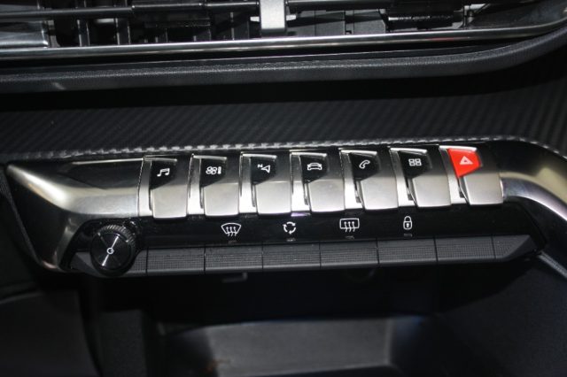 PEUGEOT 3008 usata, con Fari LED