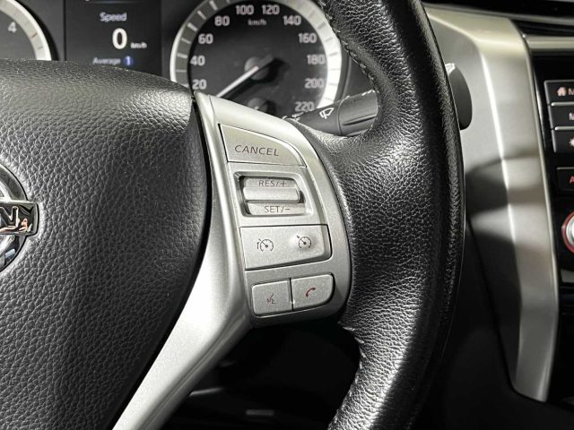 NISSAN Navara usata, con Sensore di luce