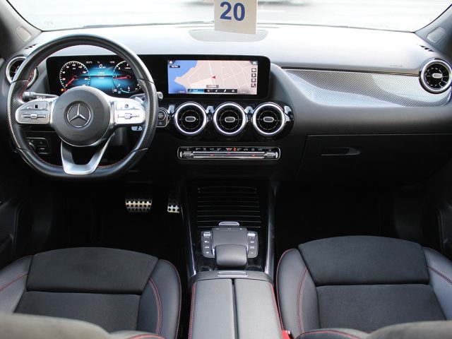 MERCEDES-BENZ GLA 200 usata, con Portellone posteriore elettrico