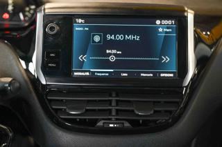 PEUGEOT 208 usata, con USB