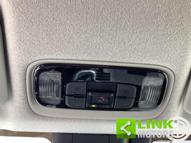 TOYOTA Yaris usata, con Autoradio digitale