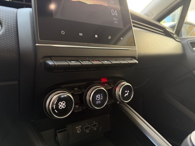 RENAULT Clio usata, con Volante multifunzione