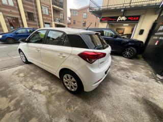 HYUNDAI i20 usata, con Autoradio