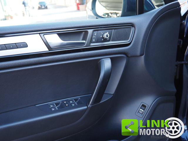 VOLKSWAGEN Touareg usata 25