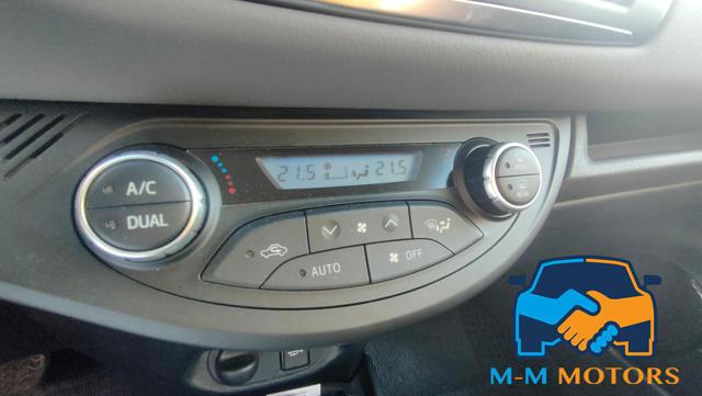 TOYOTA Yaris usata, con Servosterzo