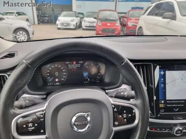 VOLVO V60 Cross Country usata, con Cruise Control