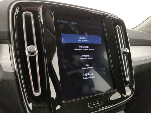 VOLVO XC40 usata 21