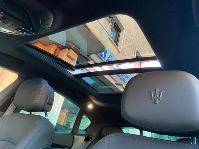 MASERATI Levante usata, con Sensore di luce