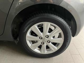 TOYOTA Yaris usata 15
