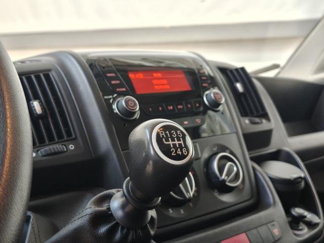 PEUGEOT Boxer usata, con Bluetooth