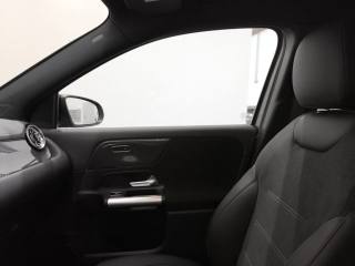 MERCEDES-BENZ GLA 200 usata, con Luci diurne LED