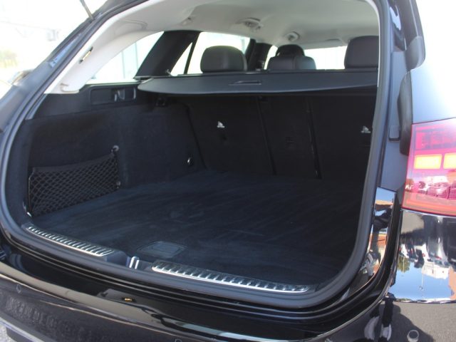 MERCEDES-BENZ C 220 usata, con Sensori di parcheggio posteriori