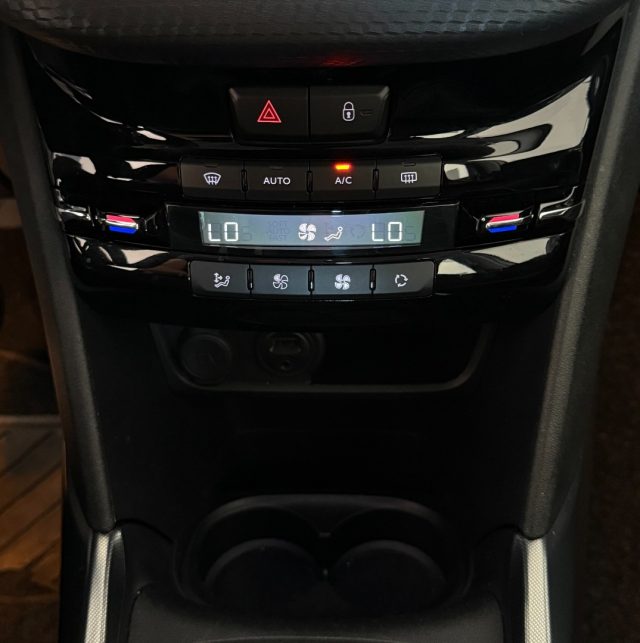 PEUGEOT 2008 usata 17