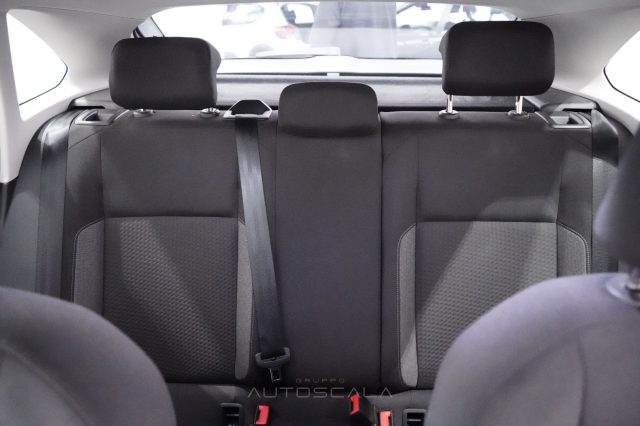 VOLKSWAGEN Taigo usata, con Airbag testa