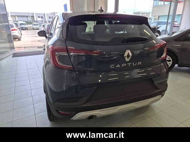 RENAULT Captur usata, con Autoradio