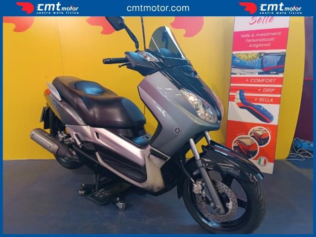 YAMAHA X-Max 250 usata 5