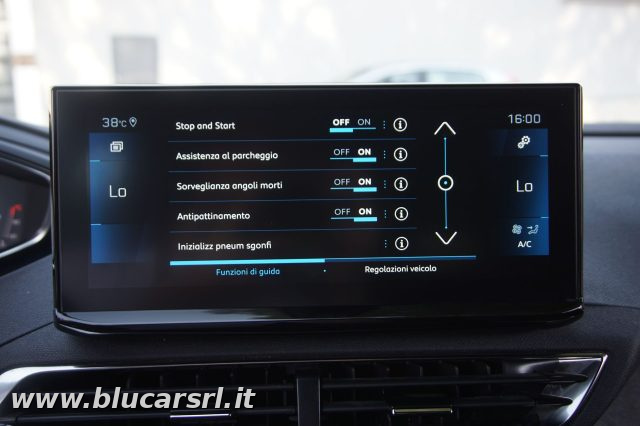 PEUGEOT 5008 usata, con Autoradio digitale