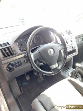 VOLKSWAGEN Touran usata 22