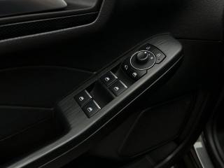 FORD Kuga usata, con Fari LED