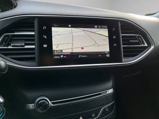 PEUGEOT 308 usata, con Autoradio digitale