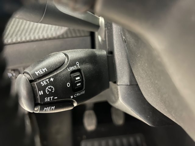 PEUGEOT 308 usata, con Controllo automatico clima