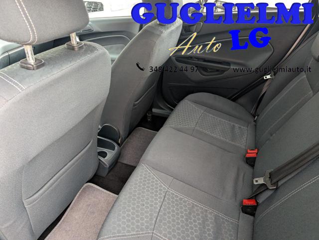 FORD Fiesta usata, con USB
