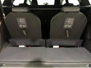PEUGEOT 5008 usata, con Touch screen