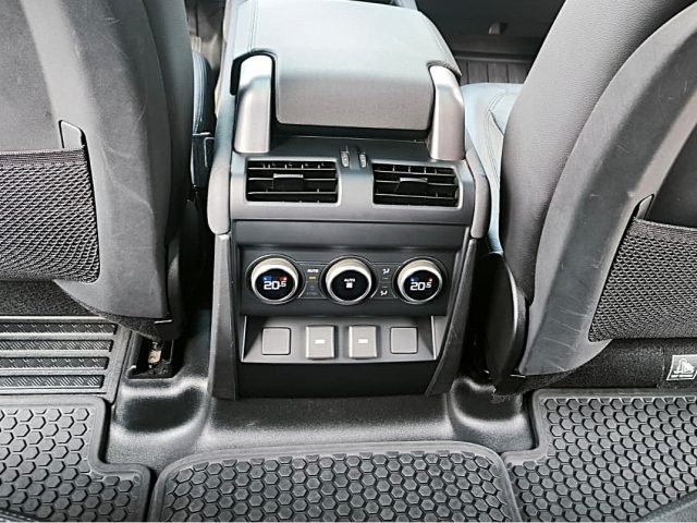 LAND ROVER Defender usata, con Climatizzatore