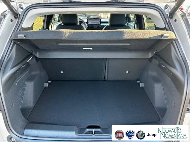 JEEP Avenger usata, con USB