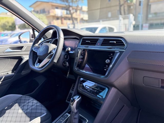 VOLKSWAGEN Tiguan usata, con USB