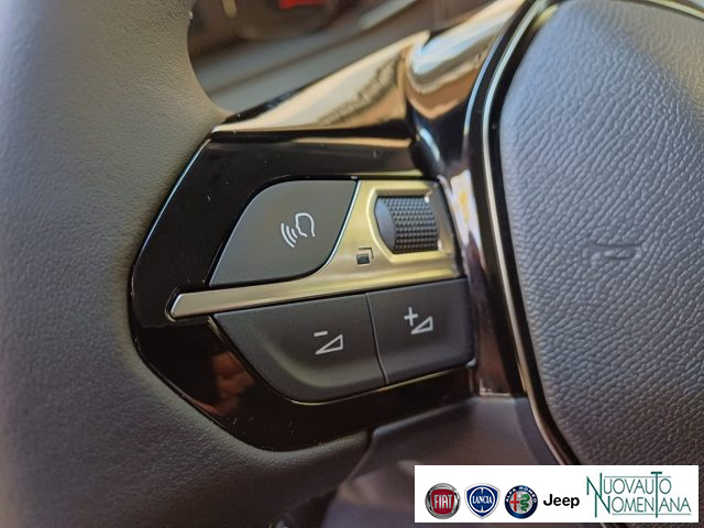 PEUGEOT 208 usata, con Sedile posteriore sdoppiato