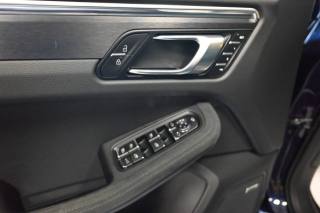 PORSCHE Macan usata 237